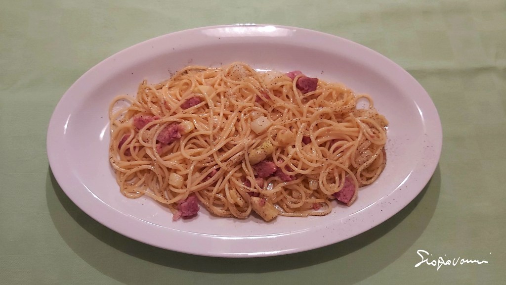 Carbobara di asparagi e salame cotto